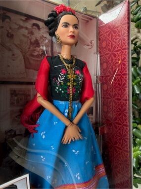 Barbie Inspiring Women Frida Kahlo Collector Doll FJH65 2018 NIB